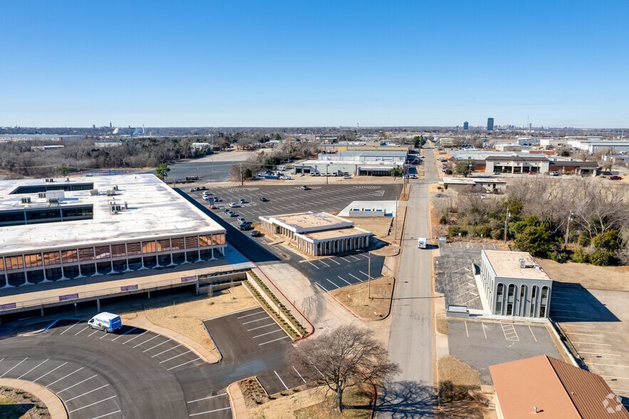 More Photos Of 416 NE 46th St, Oklahoma City Office For Lease