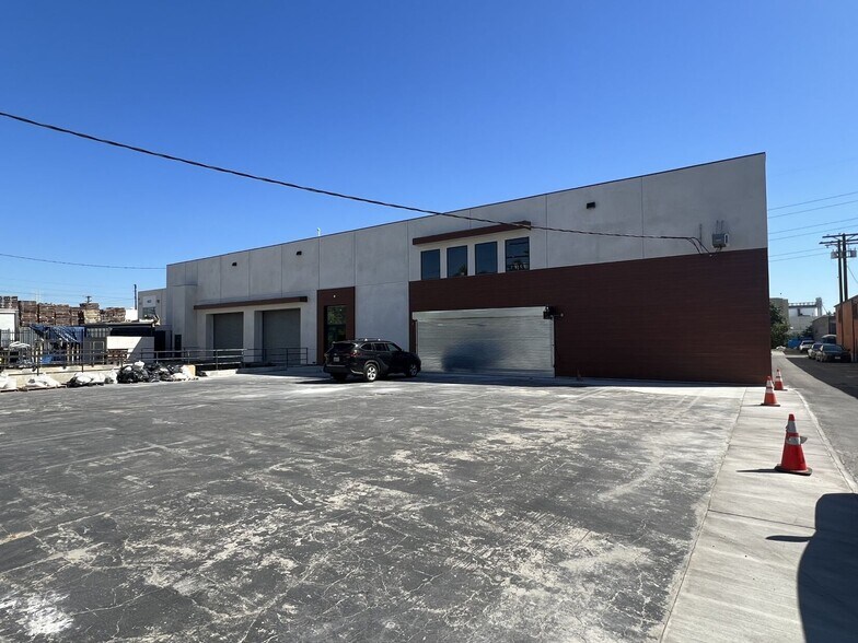 More Photos Of 4906 Alcoa Ave, Vernon Warehouse For Sale