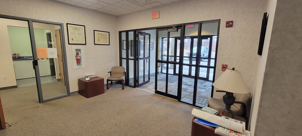More Photos Of 32 Line St, Dunmore Office For Sale