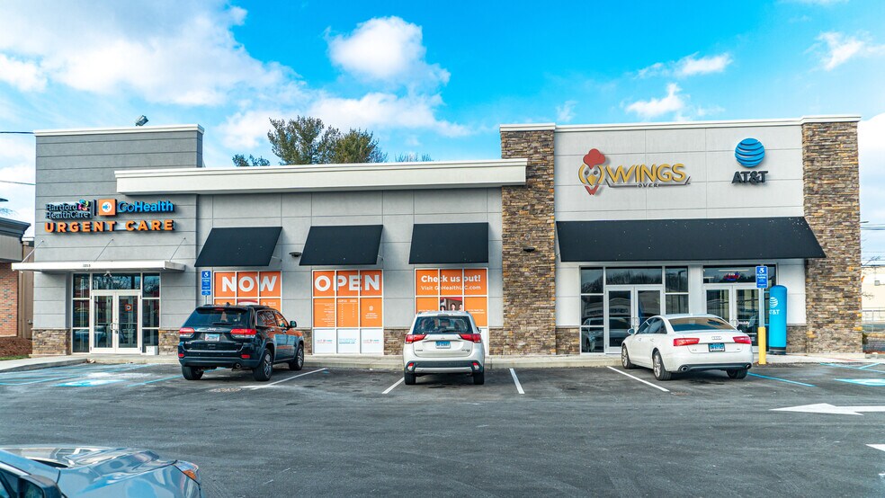 More Photos Of 1215 Farmington Ave, Bristol Restaurant For Lease