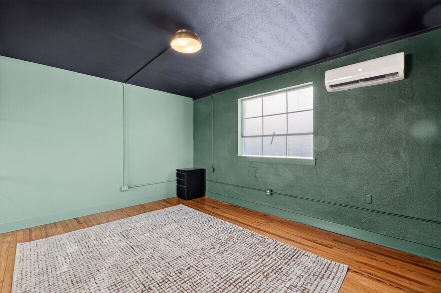 More Photos Of 103 S 2nd St, Leesburg Office For Lease