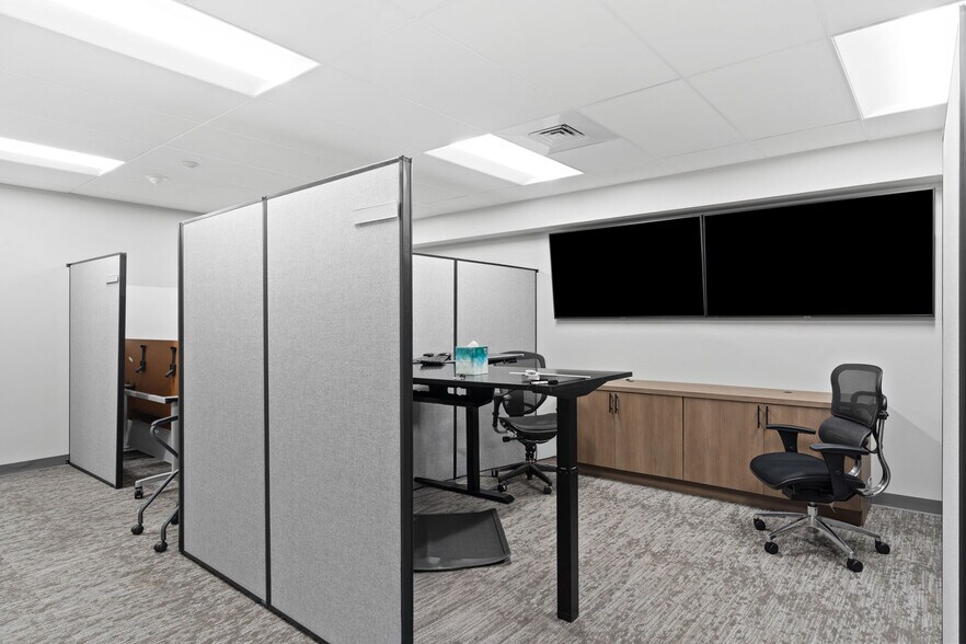 More Photos Of 313-315 Edge Ave, Valparaiso Office For Sale
