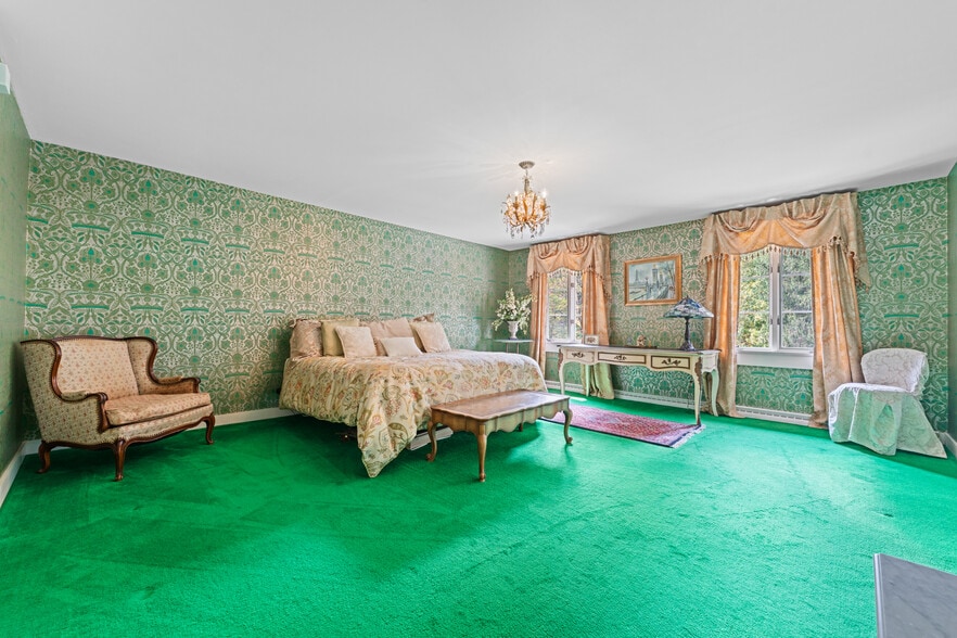 More Photos Of 550 Warner rd, Vienna Specialty For Sale
