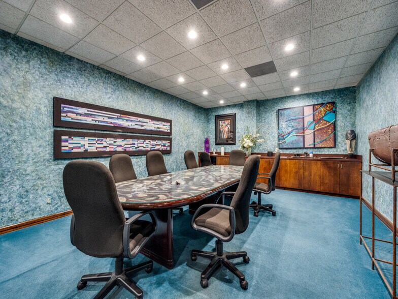 More Photos Of 1595 N Central Expy, Richardson Office Residential For Sale