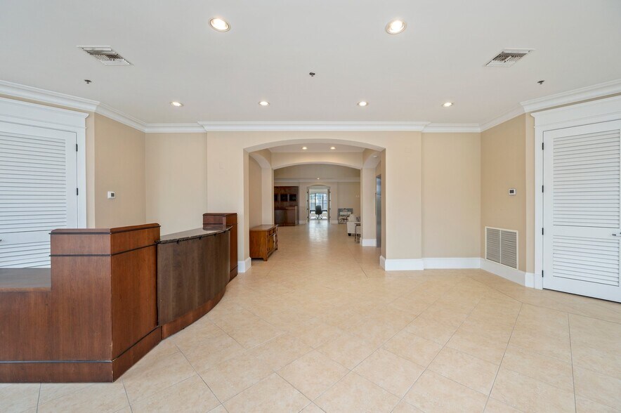 More Photos Of 3201 Heritage Plantation Blvd, Laurel Hill Office For Sale