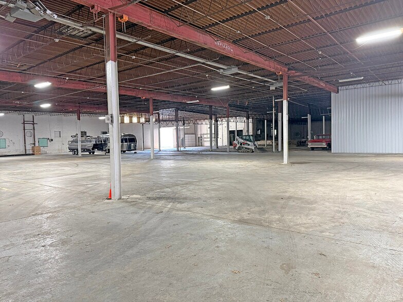 More Photos Of 60 Bells Ln, Junction City Warehouse For Sale