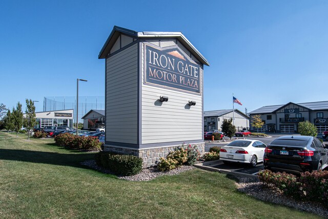 More Photos Of 2220 Ferry Rd, Naperville Showroom For Sale