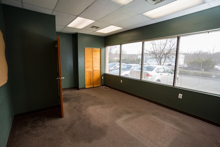 More Photos Of 60-76 Robinson St, Pottstown Warehouse For Lease