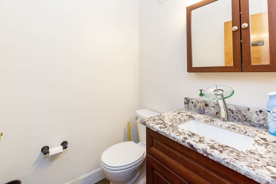 More Photos Of 1477 W Fairbanks Ave, Winter Park Office For Sale