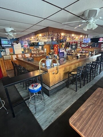 More Photos Of 1058 Main St, Newfoundland Bar For Sale
