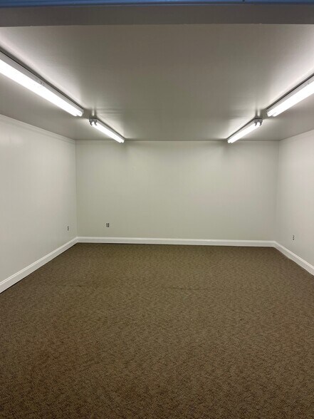 More Photos Of 209 N Church St, Lake City Storefront For Sale