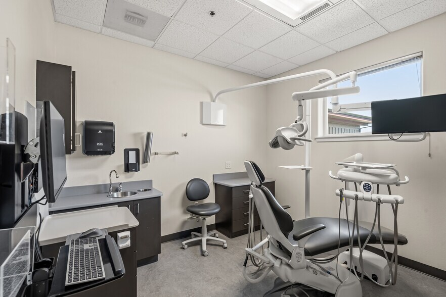 More Photos Of 700 SW Ramsey Ave, Grants Pass Medical For Lease