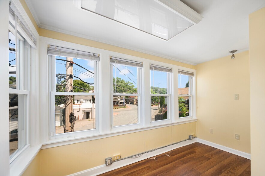 More Photos Of 15 Thomas St, North Providence Freestanding For Sale