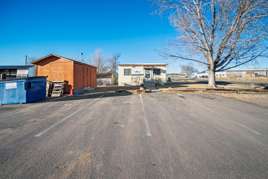 More Photos Of 5280 Edison Ave, Colorado Springs Veterinarian Kennel For Sale