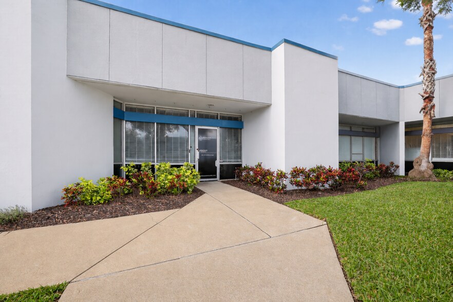 More Photos Of 4710 Eisenhower Blvd, Tampa Unknown For Lease