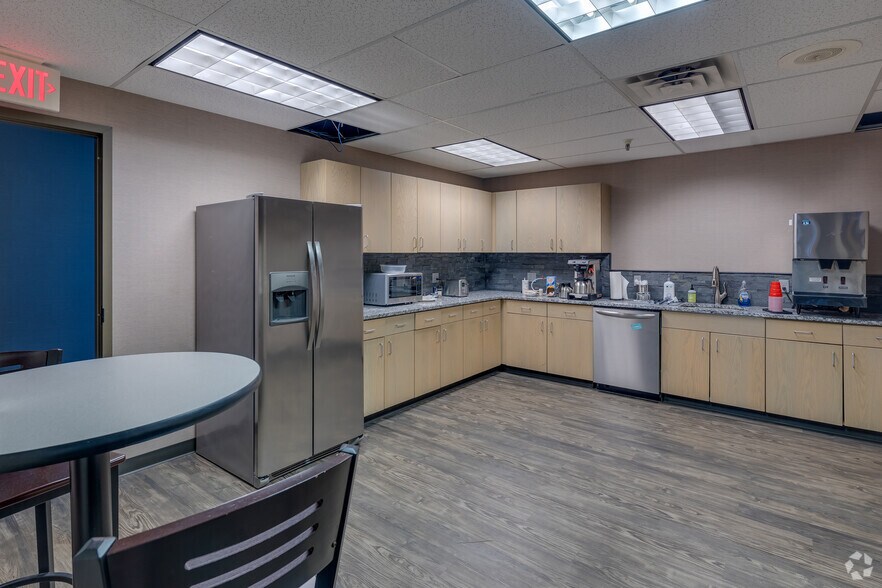 More Photos Of 5314 S Yale Ave, Tulsa Office For Lease