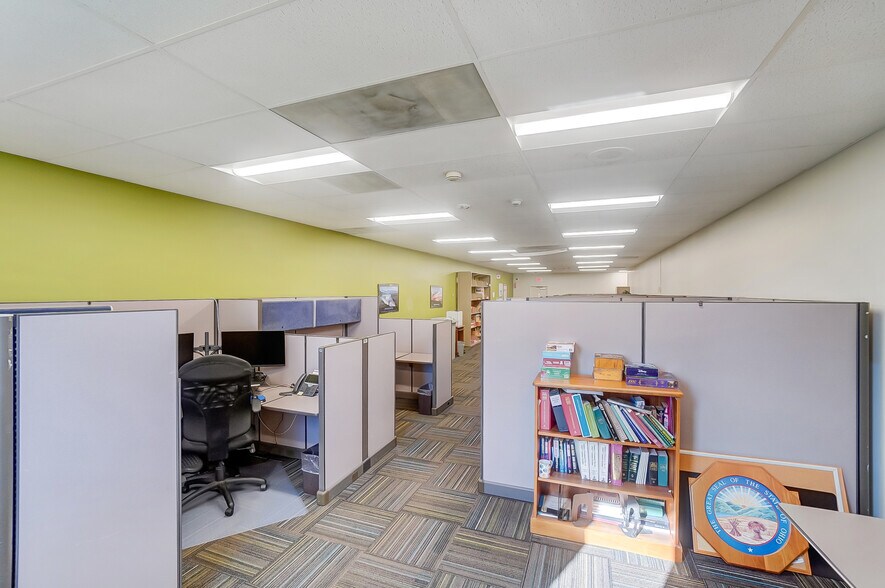 More Photos Of 2025 E 4th St, Lima Light Manufacturing For Sale