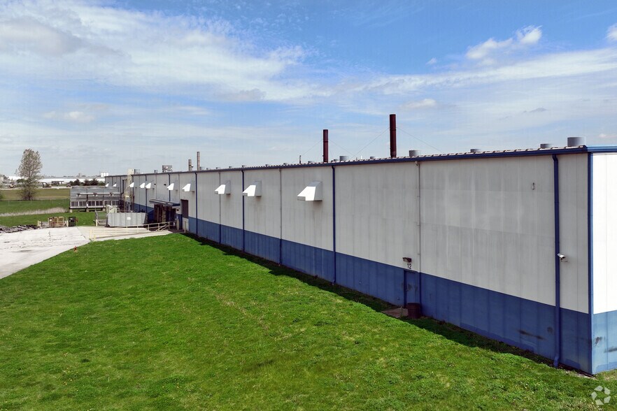 More Photos Of 1450 Commerce Pky, Franklin Manufacturing For Lease