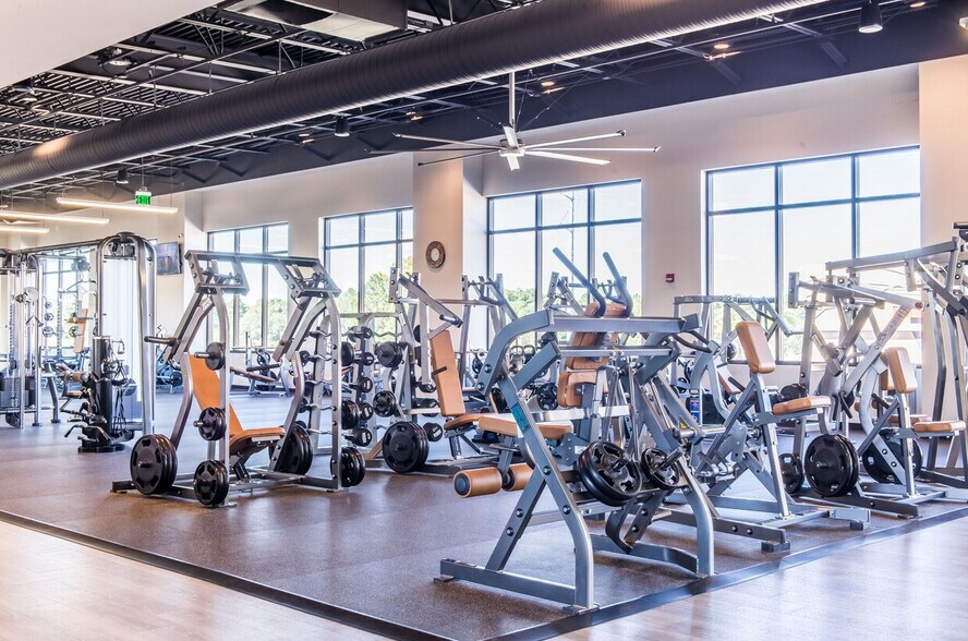 More Photos Of 655-755 Grand Blvd, Destin Unknown For Lease