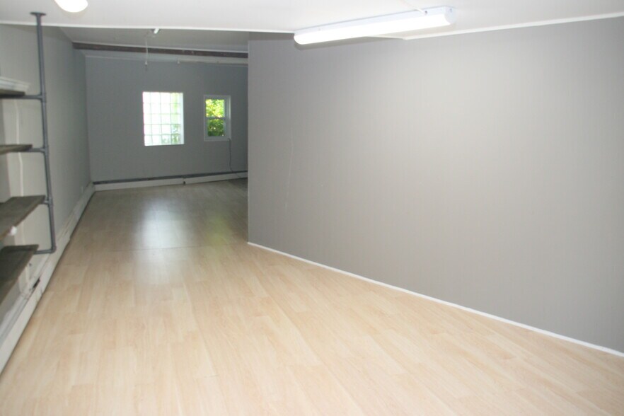 More Photos Of 39 Mine St, Flemington Freestanding For Lease