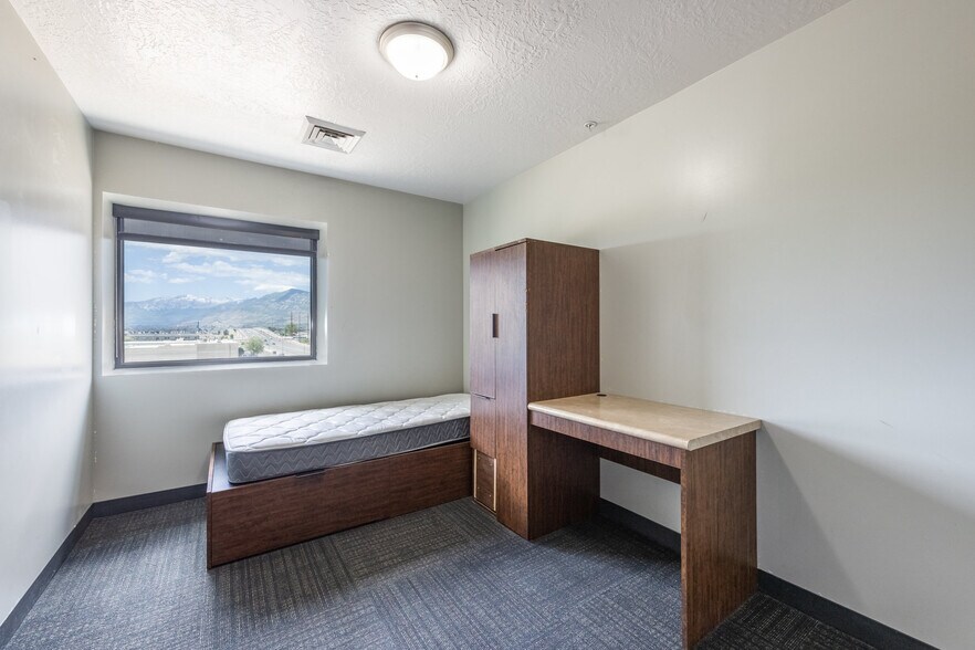 More Photos Of 600 S Geneva Rd, Orem Schools For Sale