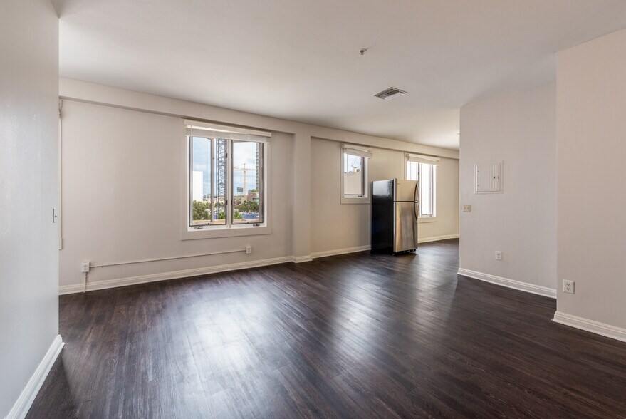 More Photos Of 1043-1045 6th Ave, San Diego Storefront Retail Residential For Sale