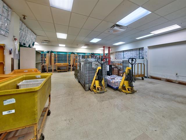 More Photos Of 461 Boul Saint-Joseph, Sainte-julie Office For Sale