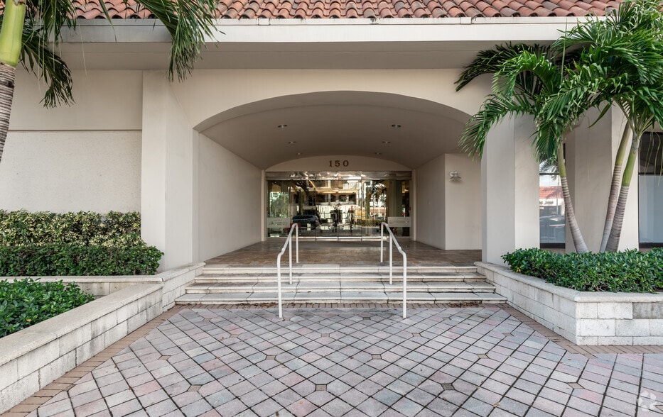 Primary Photo Of 150 E Palmetto Park Rd, Boca Raton Coworking Space