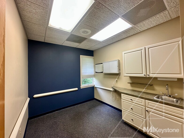 More Photos Of 2201 Ridgewood Rd, Wyomissing Medical For Sale