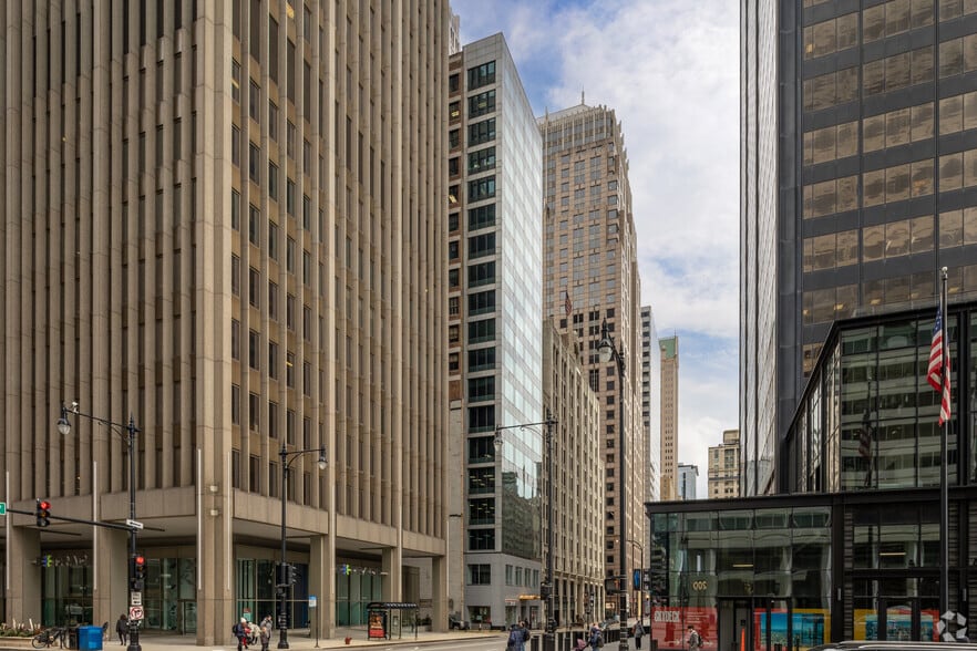 More Photos Of 318 W Adams St, Chicago Office For Lease