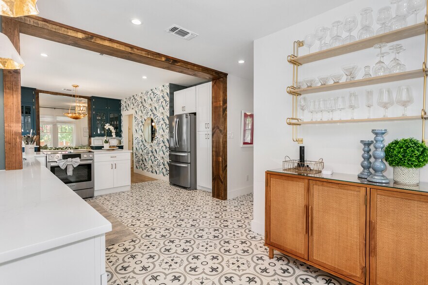 More Photos Of 508 N Orange St, Fredericksburg Specialty For Sale