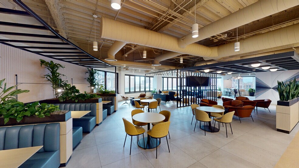 More Photos Of 1 N Central Ave, Phoenix Office For Lease