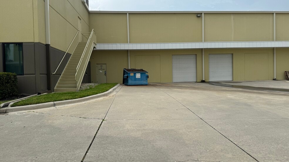 More Photos Of 640 Brooker Creek Blvd, Oldsmar Light Distribution For Sale