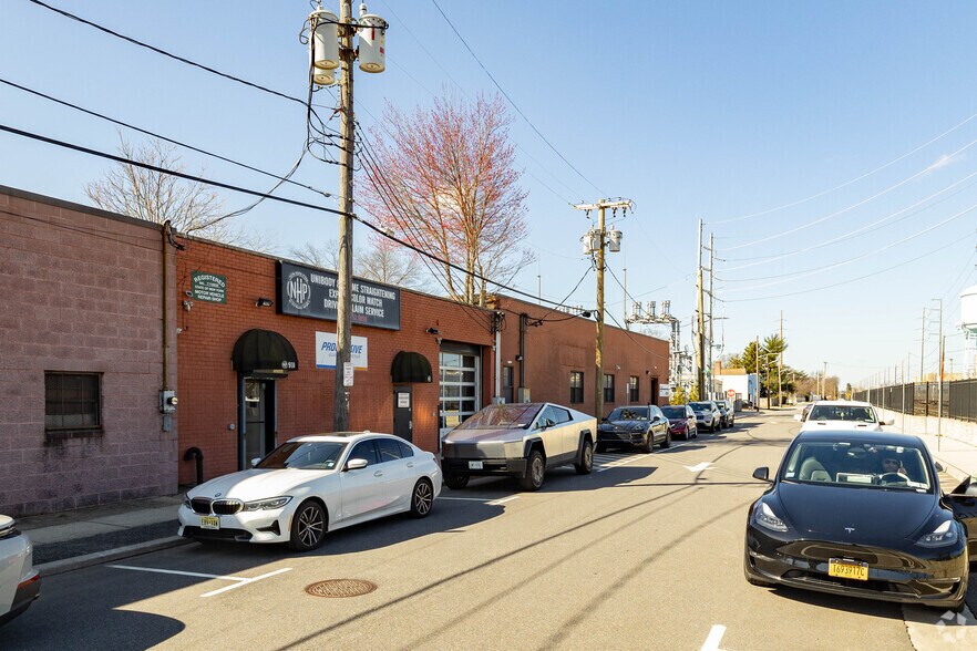 More Photos Of 910 3rd Ave, New Hyde Park Warehouse For Sale