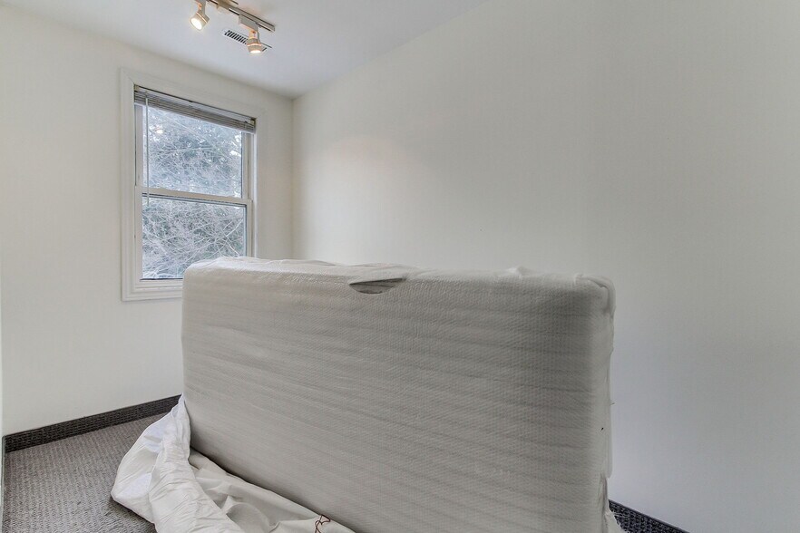 More Photos Of 187 Finch Ave W, Toronto Office Residential For Sale