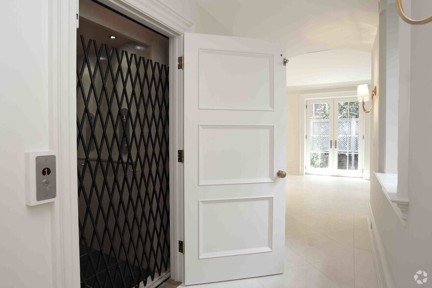 More Photos Of 2230 Massachusetts Ave NW, Washington Office For Sale