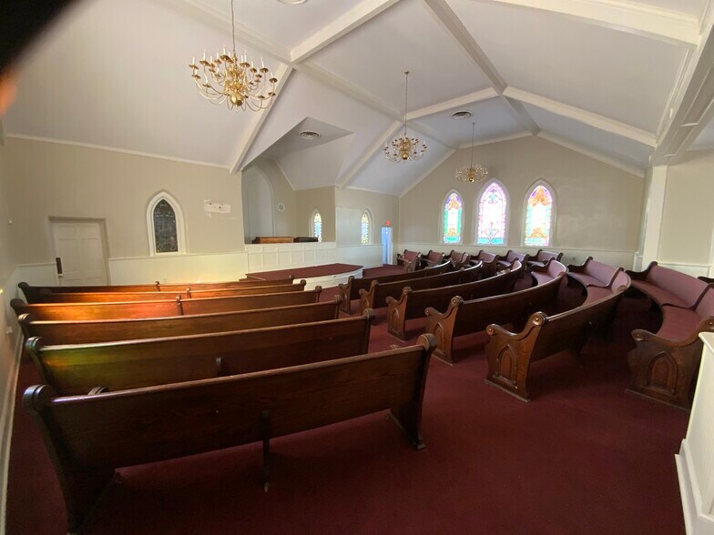 More Photos Of 401 W Cumberland St, Dunn Funeral Home For Sale