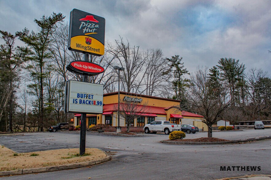 More Photos Of 4414 W Stone Dr, Kingsport Restaurant For Sale