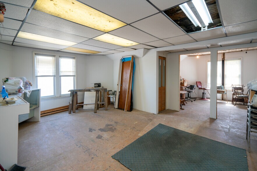 More Photos Of 1806 Pine Grove Ave, Port Huron Storefront Retail Office For Sale