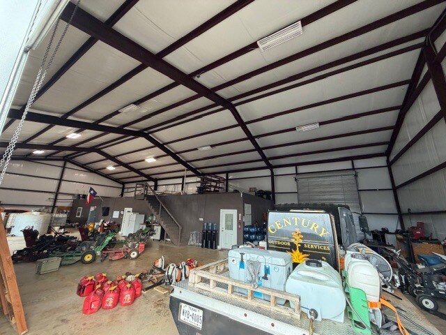 More Photos Of 14707 Fitzhugh Rd, Austin Warehouse For Lease