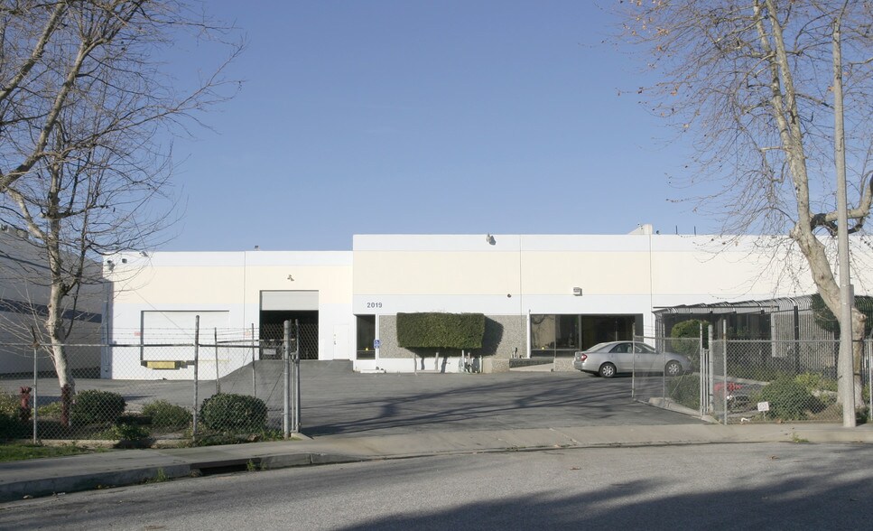 More Photos Of 2019 Acacia Ct, Compton Warehouse For Lease