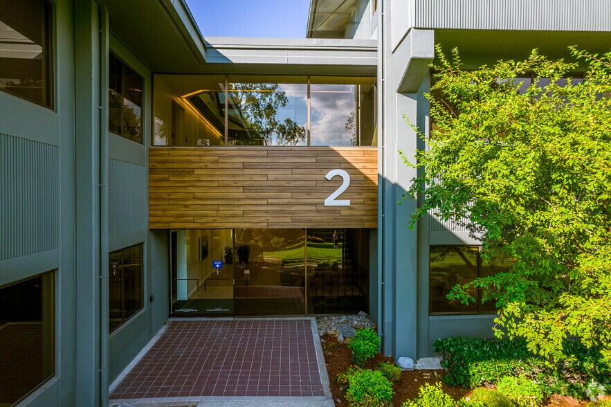 More Photos Of 4949 Meadows Rd, Lake Oswego Unknown For Sale