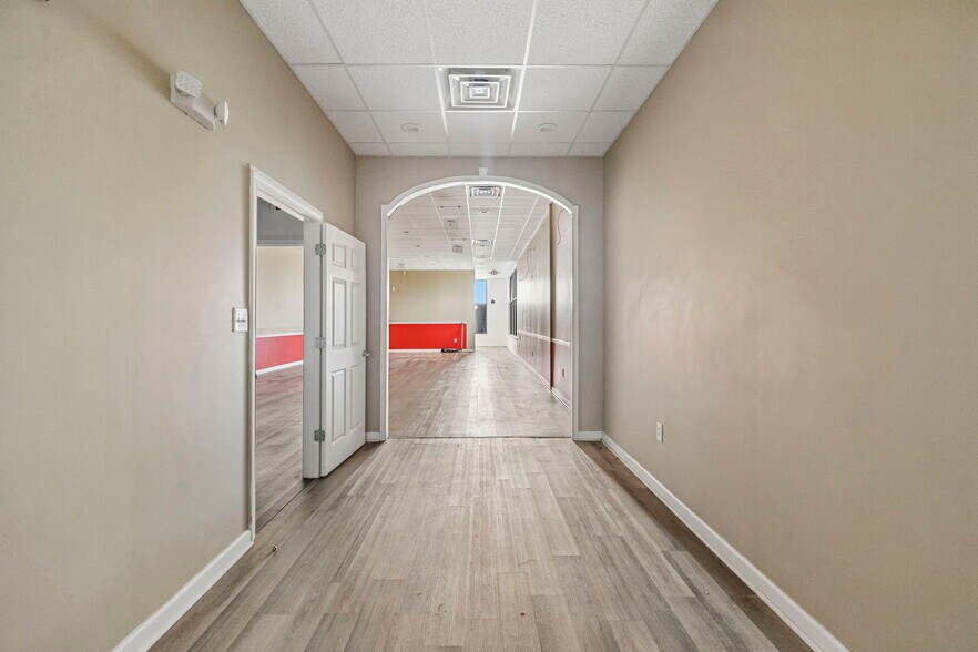 More Photos Of 206 Claire Ave, Oak Grove General Retail For Lease