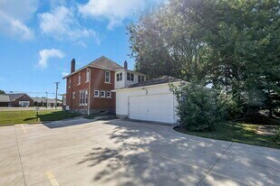 More Photos Of 597 Hill Rd N, Pickerington Office Residential For Sale