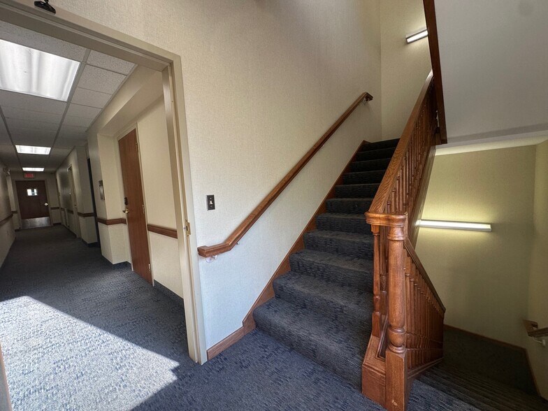 More Photos Of 546 Cromwell Ave, Rocky Hill Medical For Sale