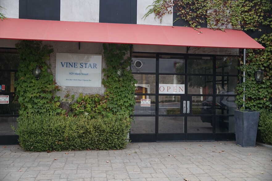 More Photos Of 929 Main St, Saint Helena Restaurant For Sale