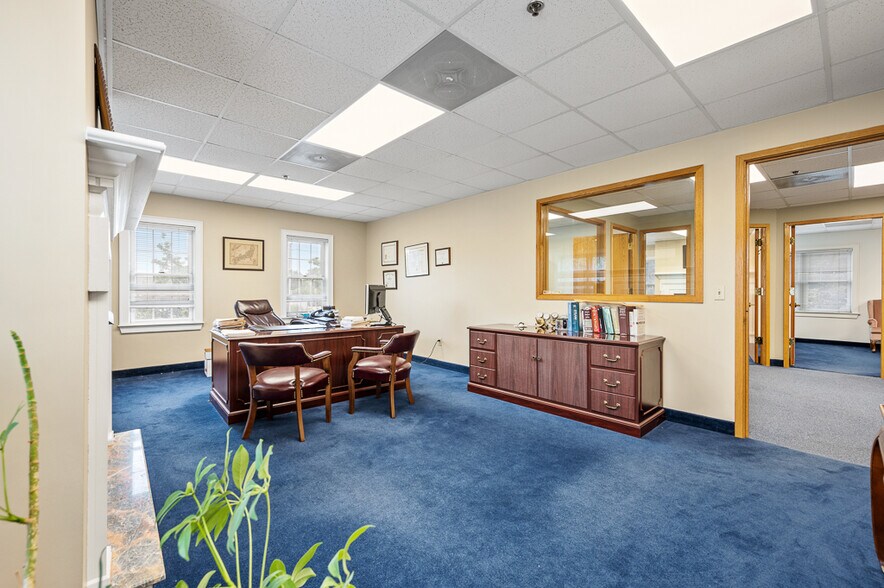 More Photos Of 176 East Main St, Westborough Medical For Sale