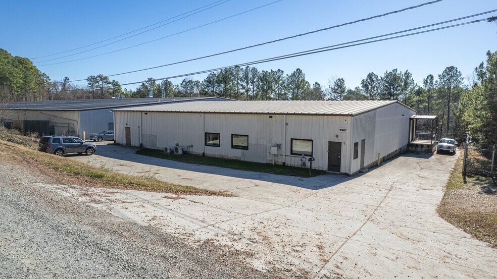 More Photos Of 2907 W Pettigrew St, Durham Warehouse For Lease