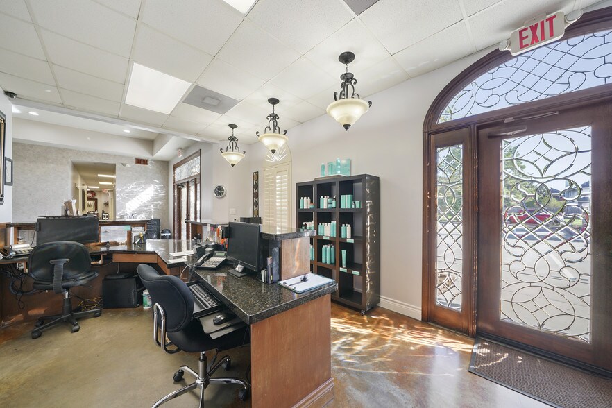 More Photos Of 21720 Highland Knolls Dr, Katy Freestanding For Sale