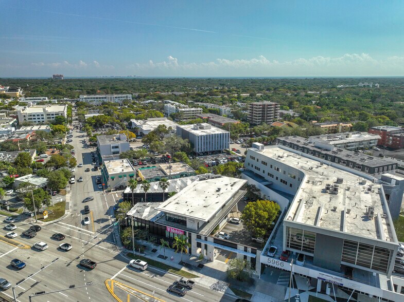 More Photos Of 5958 S Dixie Hwy, South Miami Restaurant For Lease